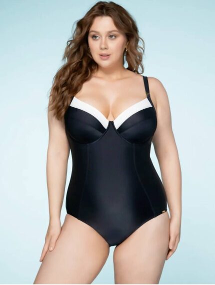 Слитный купальник  с утягивающим эффектом